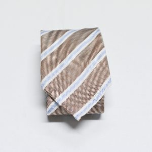 cravatta marrone righe azzurre dettaglio